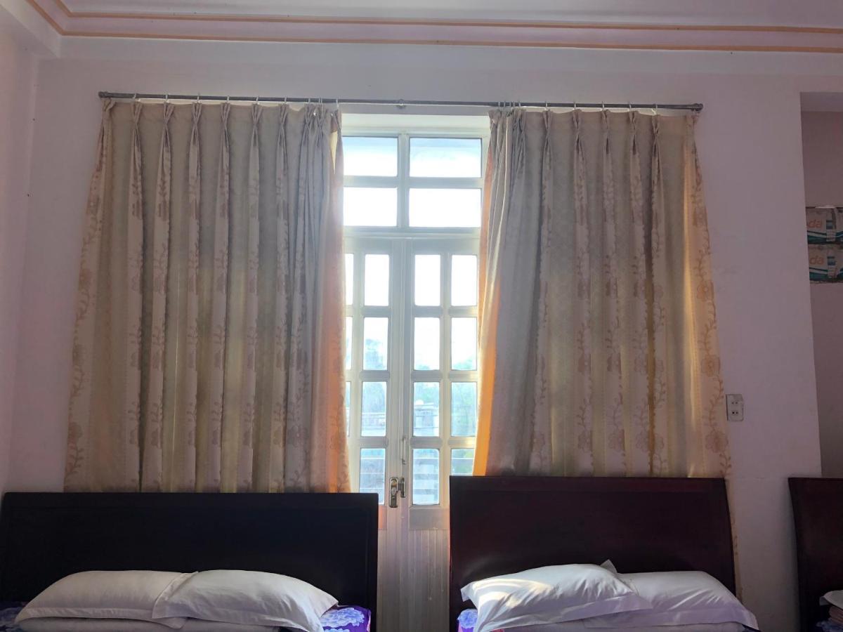 Hotel Khach San Phu Phuong Nha Trang Esterno foto
